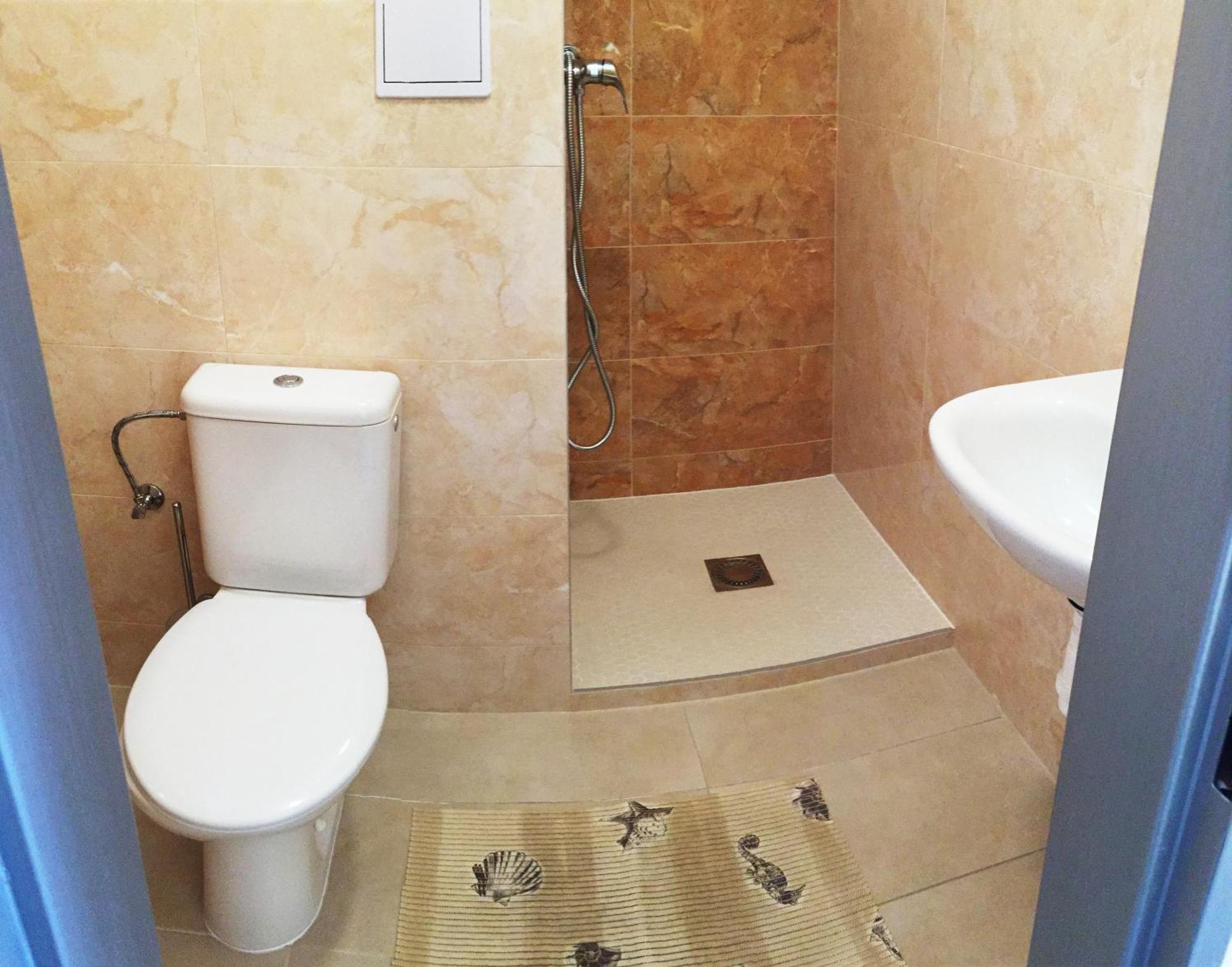City Hotel B&B, Reception 24 7, 800M Od-From R1, Free Parking Banská Bystrica Buitenkant foto