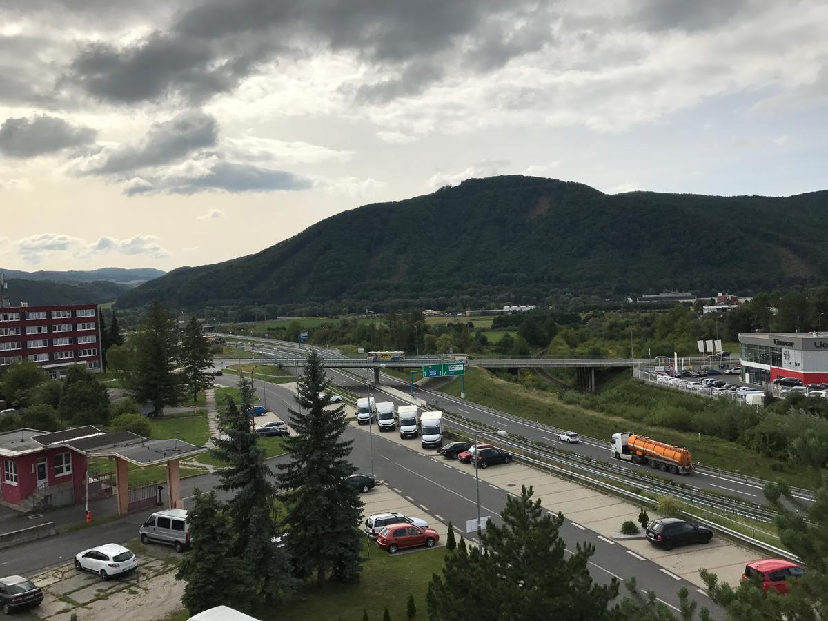 City Hotel B&B, Reception 24 7, 800M Od-From R1, Free Parking Banská Bystrica Buitenkant foto